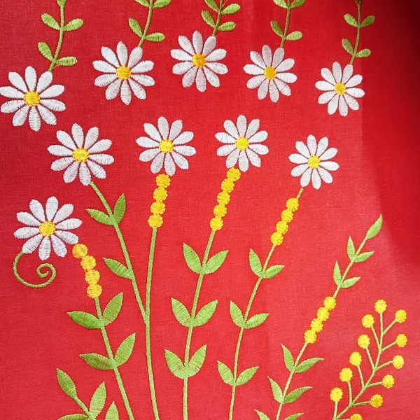 Pack_Of_1_Red_Cotton_Embroidered_Laal_Guldasta_Bedsheet_Double_Bed