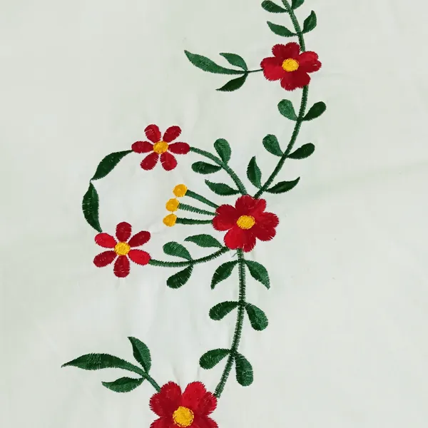 4_Seater_White_Cotton_Embroidered_Red_Scarlet_Table_Cloth