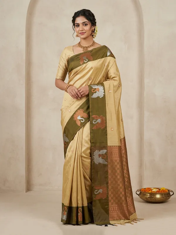 Exquisite_Art_Silk_Saree_with_Swan_Zari_Border