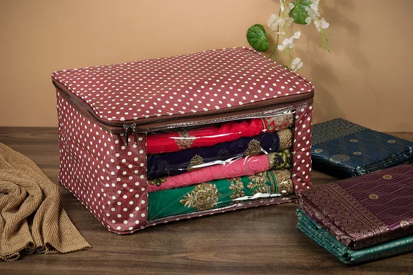 Multipurpose_Saree_Storage_Organizer_With_Front_Window_|_Laminated_Canvas_Printed_Fabric_Garment_Packing_Cover_|_Heavy_Zip_Zinc_Runner_(Brown_Dots)