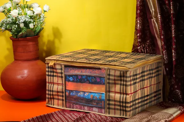 Large_Foldable_Clothes_Storage_Bag_With_Zipper_&_Transparent_Window_|_Checkered_Wardrobe_Organizer_For_Blanket,_Quilt_&_Garment_Storage_|_Saree_Cover_Storage_Box_For_Clothes_With_Premium_Quality_Non_Woven_Combo_Offer_Saree_Organizer_For_Wardrobe/Organizers_For_Clothes/Saree_Cover_(Pack_Of_3)