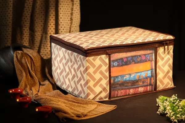 Saree_Cover_Storage_Box_For_Clothes_With_Premium_Quality_Non_Woven_Combo_Offer_Saree_Organizer_For_Large_Foldable_Clothes_Storage_Bag_With_Zipper_&_Transparent_Window_|_Cream_Geometric_Print_Wardrobe_Organizer_For_Saree,_Blanket_&_Quilt_Storage_(Pack_Of_3)