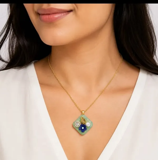 Sea_Green_Pastel_Colour_MONALISA_Pendent_with__Chain