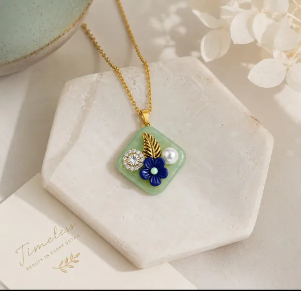 Sea_Green_Pastel_Colour_MONALISA_Pendent_with__Chain