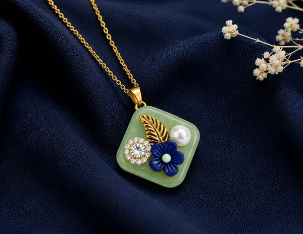 Sea_Green_Pastel_Colour_MONALISA_Pendent_with__Chain