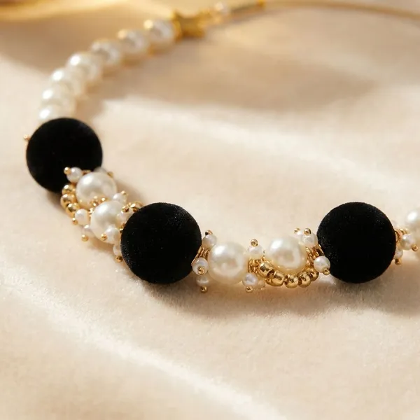 Handcrafted_Gold_Tone_Beaded_Hoop_Pendant_Necklace_With_Pearl_And_Black_Beads