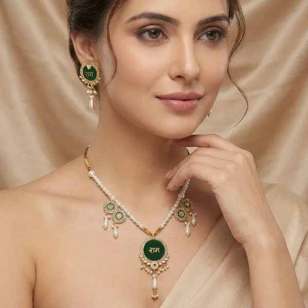 Handcrafted_Elegant_Emerald_Green_Necklace_And_Earrings_Set
