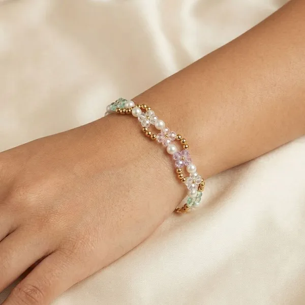 Handcrafted_Pearl_And_Crystal_Beaded_Bracelet_With_Gold_Accents