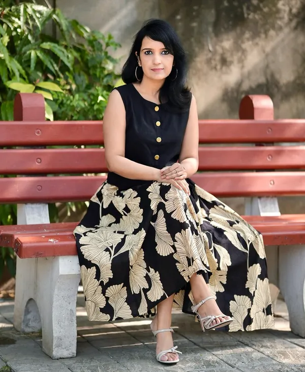 Black_Floral_Print_Sleeveless_Kurti_with_Flared_Palazzo