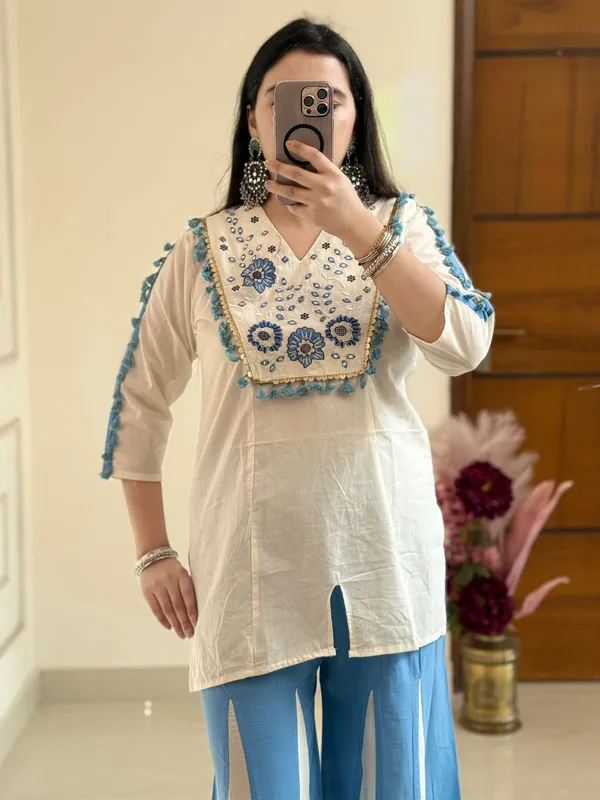 Blue_&_White_Floral_Embroidered_Kurta_and_Paneled_Palazzo_Set