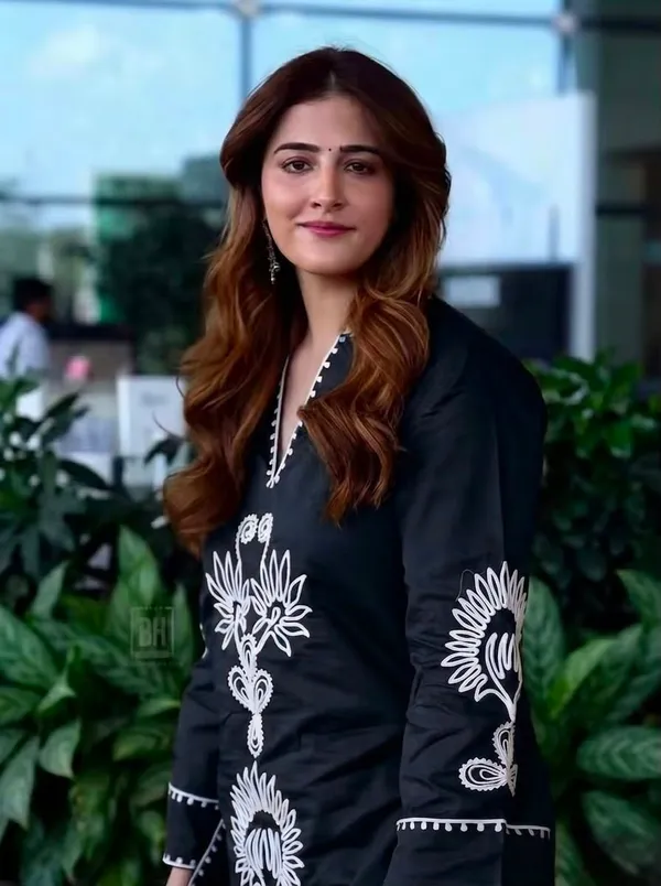 Midnight_Bloom_Embroidered_Black_Kurta