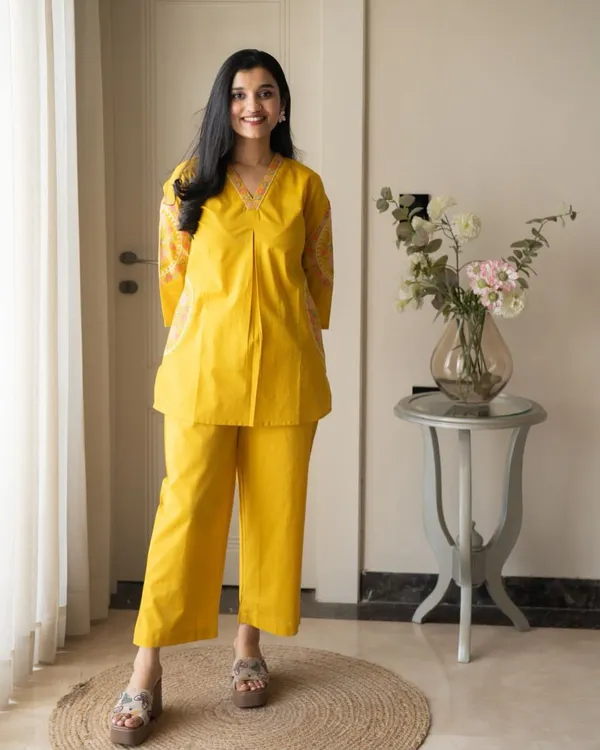 Mustard_Yellow_Printed_Kurta_Pant_Set