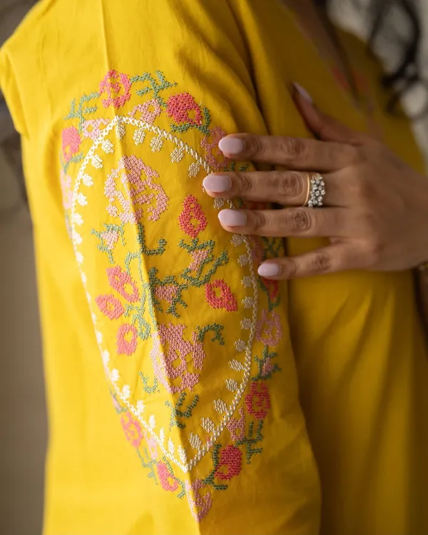 Mustard_Yellow_Printed_Kurta_Pant_Set