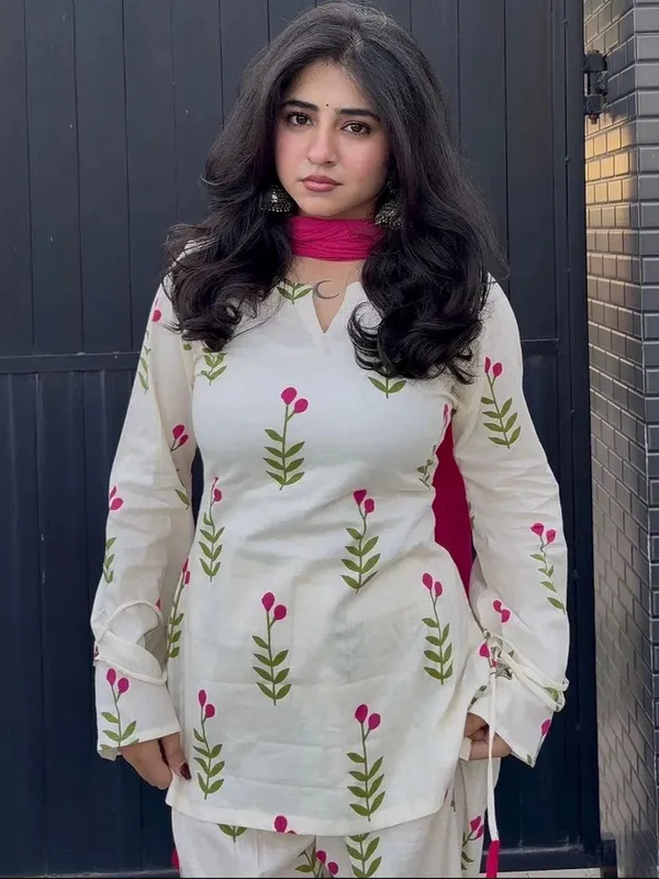 White_Floral_Print_Kurta_Set_with_Pink_Dupatta
