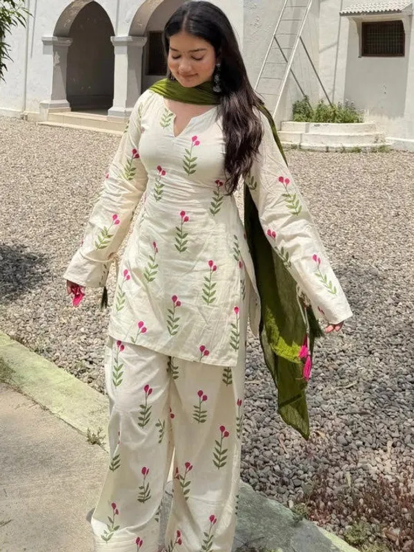 Women_Floral_Printed_Regular_Kurta_with_Patiala_&_With_Dupatta