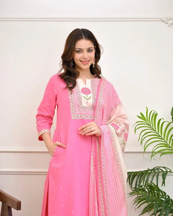 Women_Pure_Cotton_Kurta_Pant_Dupatta_Set_(Pink)