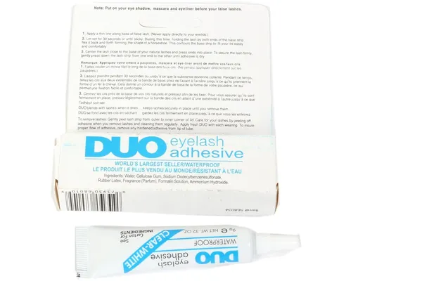 Eyelash_Adhesive