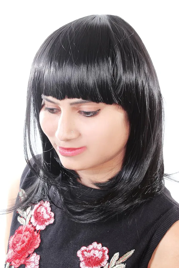 Bob_Cut_Wig_with_Bangs