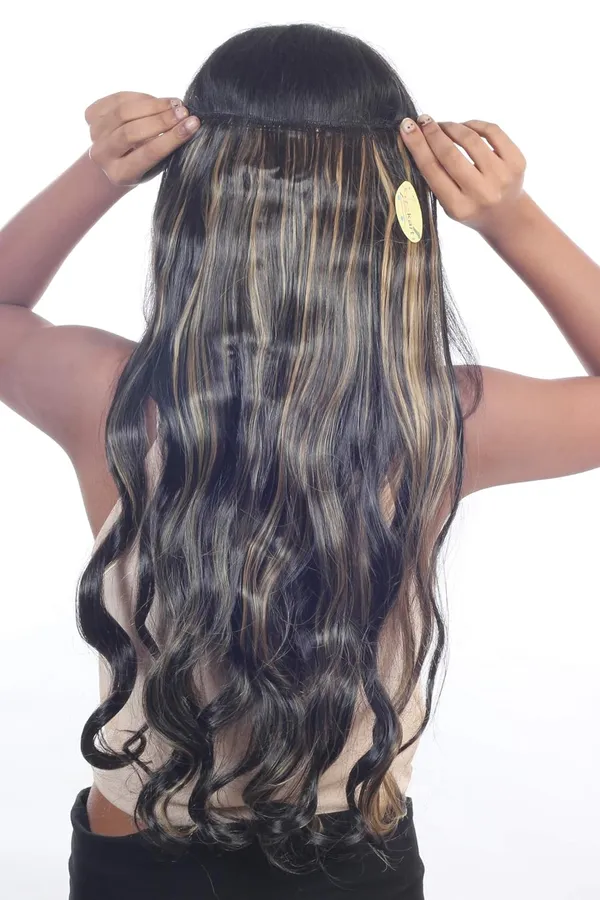 Black_With_Golden_Highlight_Synthetic_Hair_Extension_Natural_With_Golden_Highlight_25_Inch_Long_Curly_Hair_Extension_For_Women
