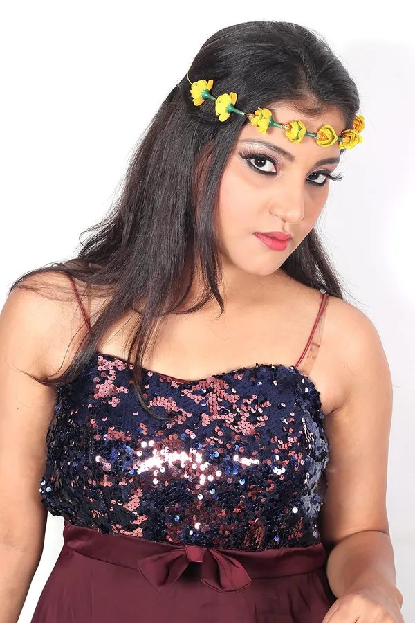 Yellow_Girls_Flower_Hairband_Garland_Flower_Hair_Band_Crown_For_Wreath_Festival_Party_Beach_Haldi_Wedding_Occasion.._For_Women