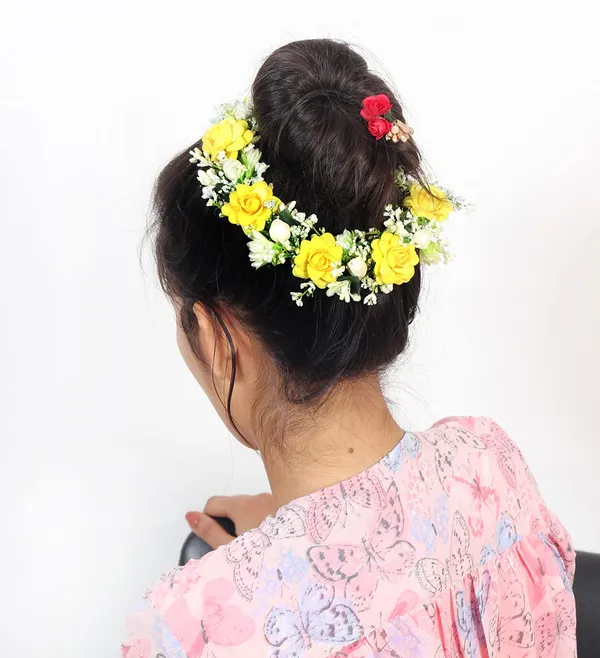 Artificial_Flower_Hair_Bun_Accessory