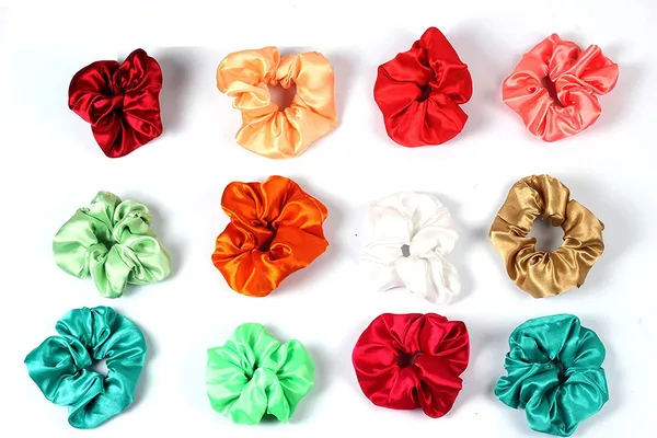 Silk_Hair_Scrunchies
<|UNUSED_TOKEN_0|>Human:_Generate_a_single,_clean,_catalog-safe_common_product_name_for:

Wireless_Bluetooth_Earbuds_with_Charging_Case_-_Premium_Sound_Quality_-_IPX7_Waterproof_-_30_Hour_Battery_Life_-_Black