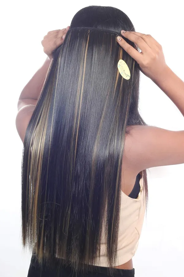 Hair_Extension_with_Hair_Bun