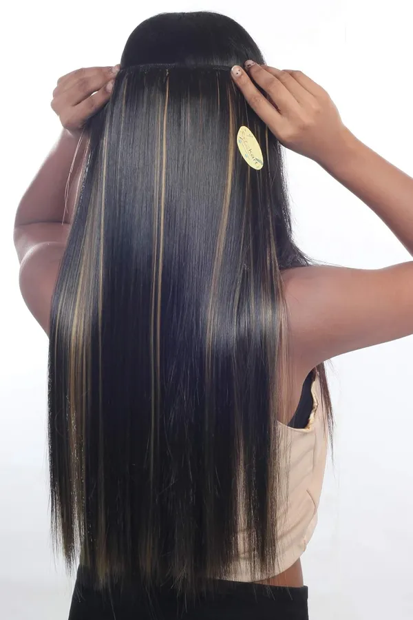 Hair_Extension_with_Hair_Bun