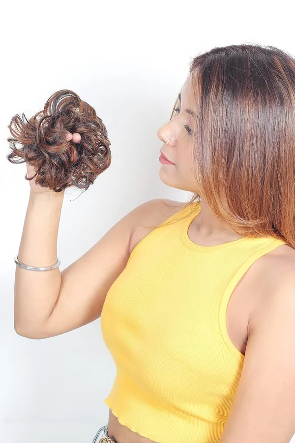 Golden_And_Black_Highlight_Juda_Rubber_Bun_Free_For_Women