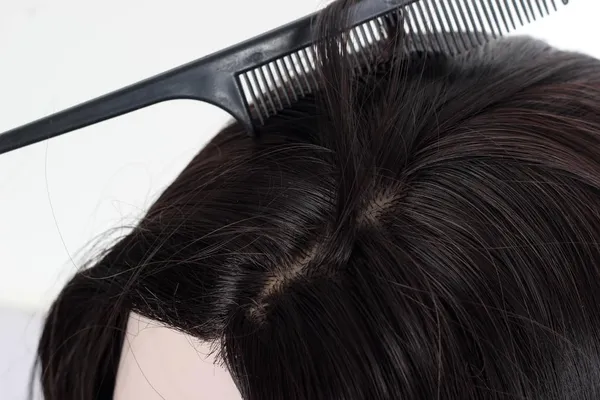 Synthetic_Straight_Center_Part_Wig_For_Women