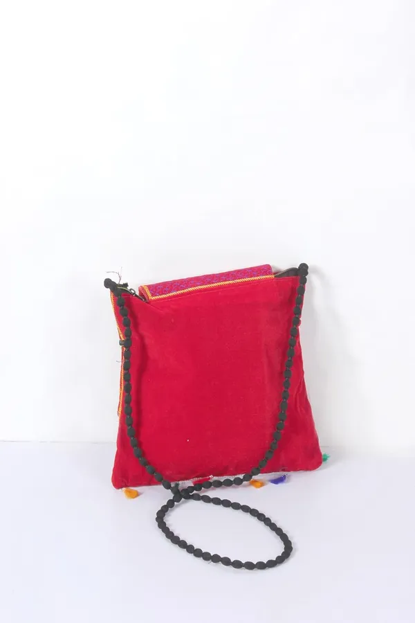 Velvet_Embroidered_Handbag