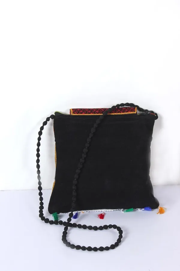 Velvet_Embroidered_Handbag
