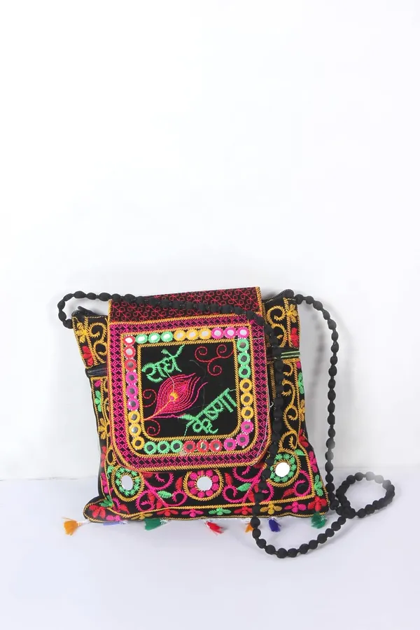 Velvet_Embroidered_Handbag