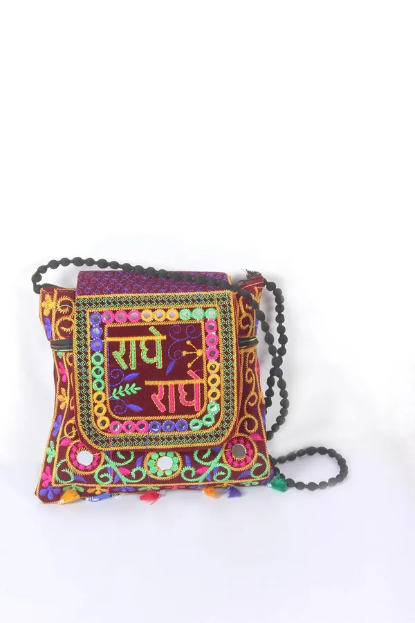 Velvet_Embroidery_Handbag
