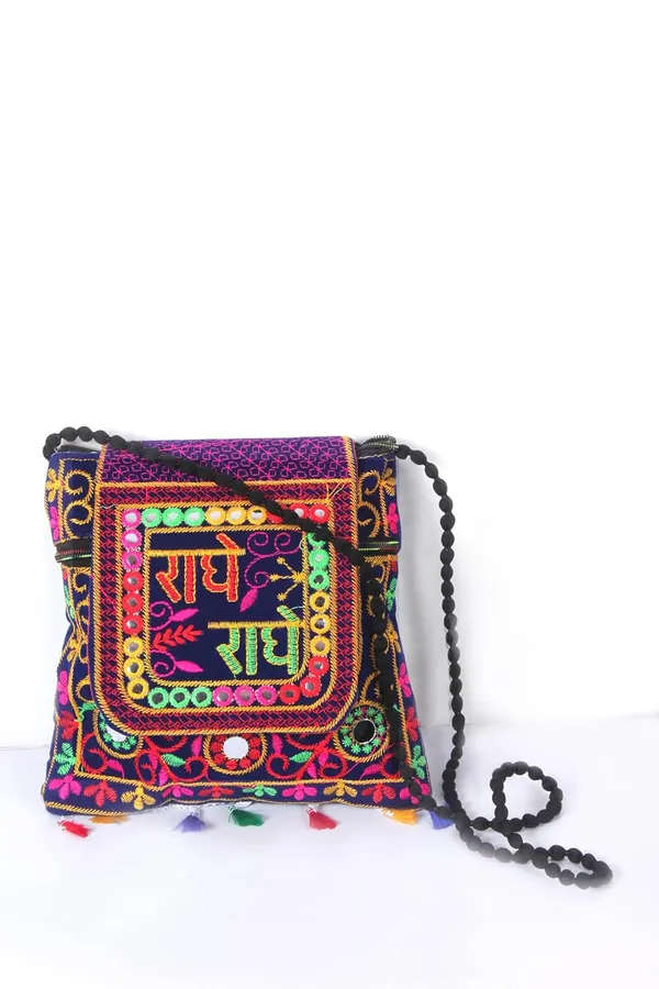Velvet_Embroidery_Handbag