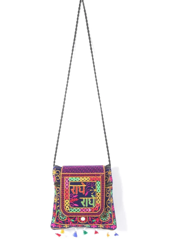 Velvet_Embroidery_Handbag