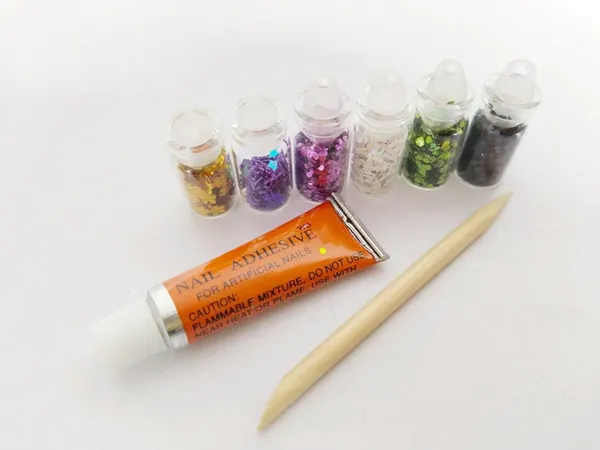 Nail_Art_Kit_with_Glitter_and_Dotting_Tool