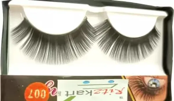 Cross_Eye_Lashes