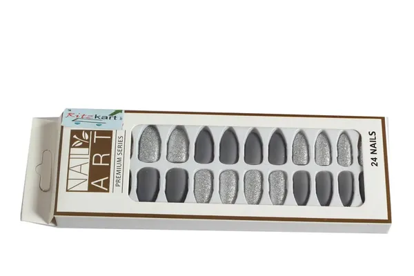 Press_On_Nails_with_Glitter_Tips