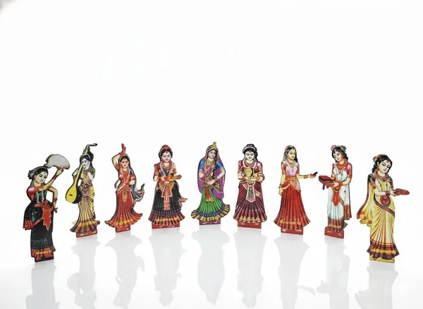 Wooden_Radha_Rani_and_Gopi_Idol_Set