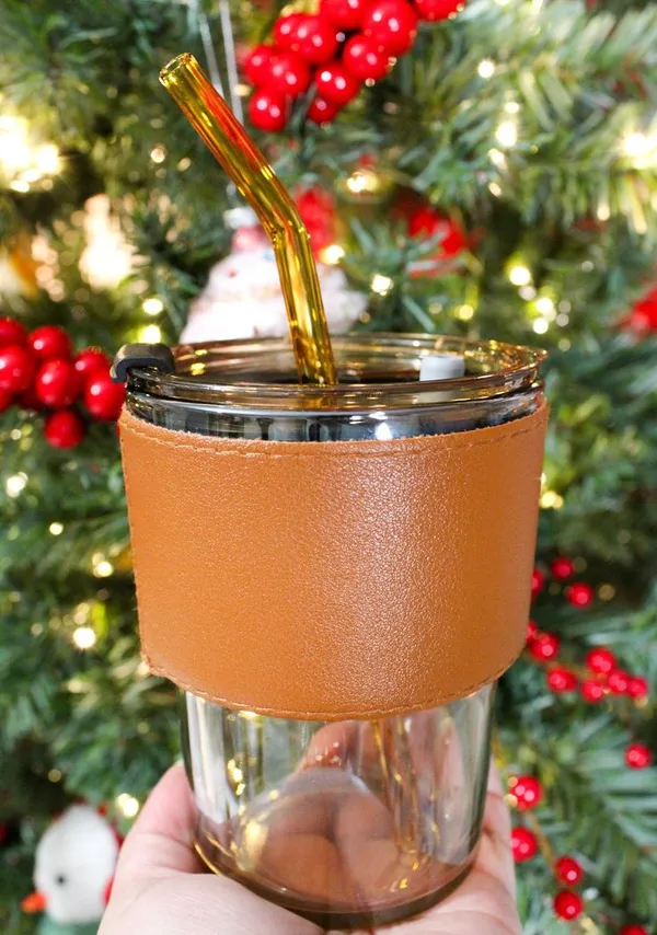 Multicolor_Glass_Tumbler_With_Leather_Sleeve,_Amber_Straw_Lid,_350Ml_Capacity