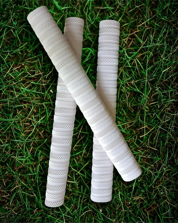Premium_Cricket_Bat_Handle_Grip_Set,_Anti-Slip_Rubber_Material,_White_,_6_Grips_With_1_Wooden_Cone