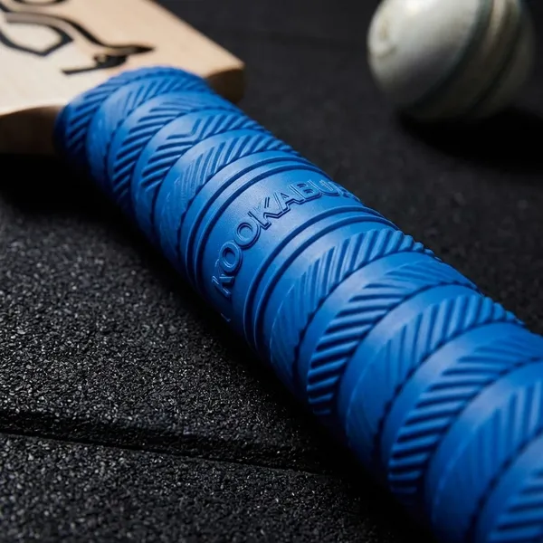 Cricket_Bat_Grip,_Anti-Slip_Rubber_Handle,_Ultra_Tacky_Performance_Grip_For_Enhanced_Handling,_Pack_Of_1_(Blue)