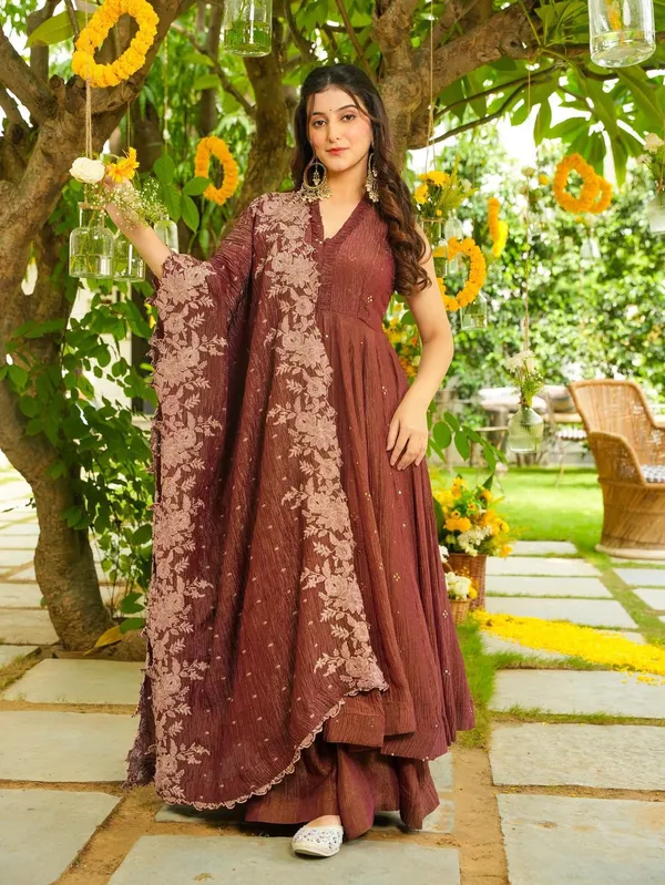 Brown_Crunchy_Kurti_With_Dupatta_And_Bottom_Wear_For_Women