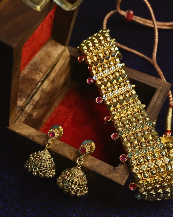 Gold_Ratna_Shringar_Choker_Set_For_Women