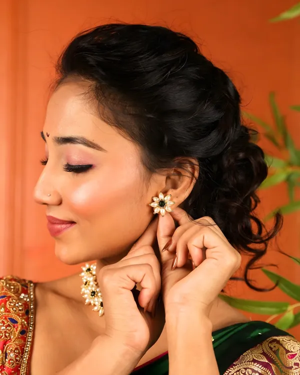 Green_Moti_Pushpa_Chinchpeti_Necklace_Set_For_Women