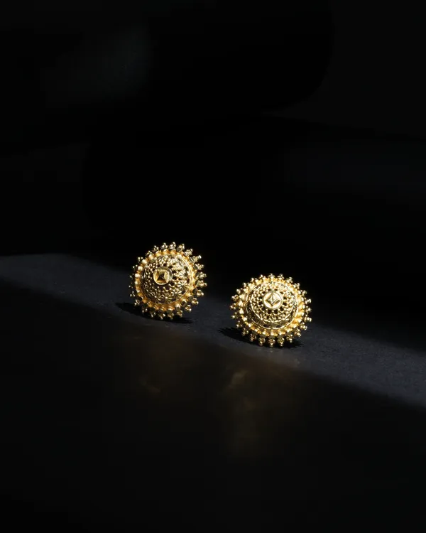 Gold_Kundan-Chakra_Micro_Plated_Studs_For_Women