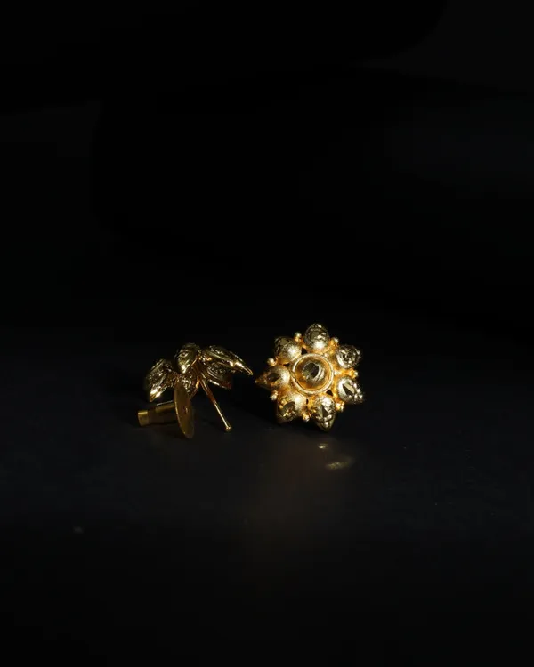 Gold_Faceted_Petal_Studs_Earrings_For_Women