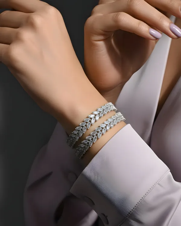 Sleek_Feather_Sparkle_Jewellery_Set_For_Women