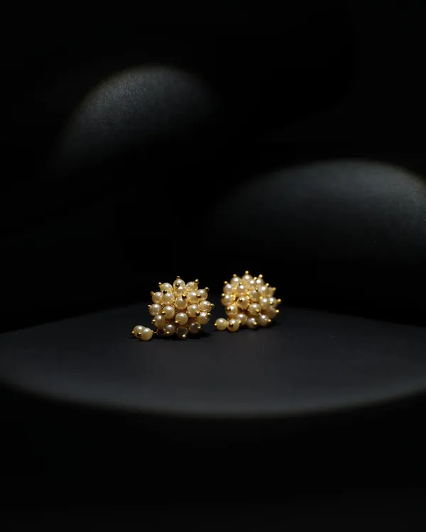 Gold_Dewdrop_Cluster_Studs_For_Women